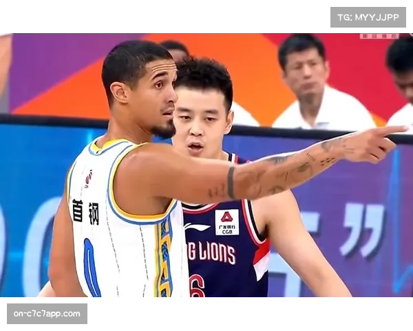 陈盈骏关键抢断后助攻祝铭震快攻得手，锁定胜局